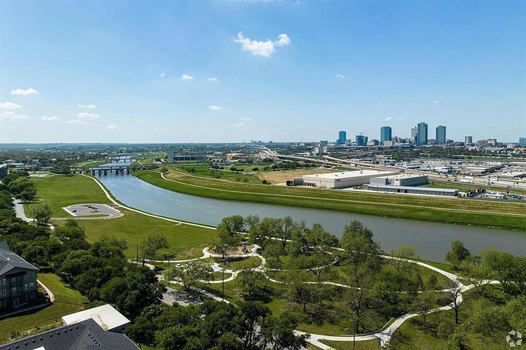 Apartment for rent at 305 NW 23rd St #201, Fort Worth, TX 76164