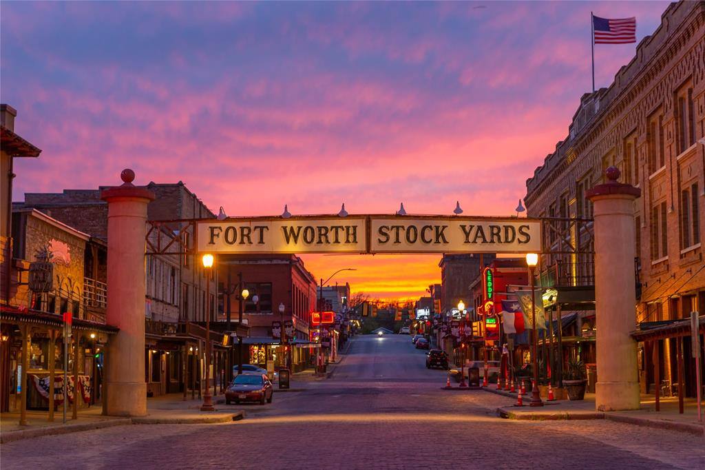 Apartment for rent at 305 NW 23rd St #201, Fort Worth, TX 76164