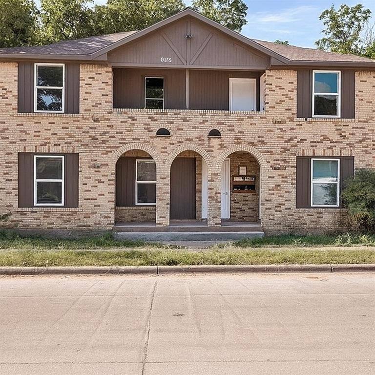 Apartment for rent at 305 NW 23rd St #201, Fort Worth, TX 76164