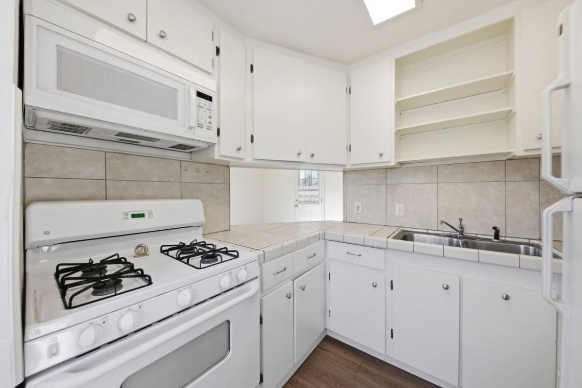 Condo for rent at 614 A Redwood Ave #614, Redwood City, CA 94061