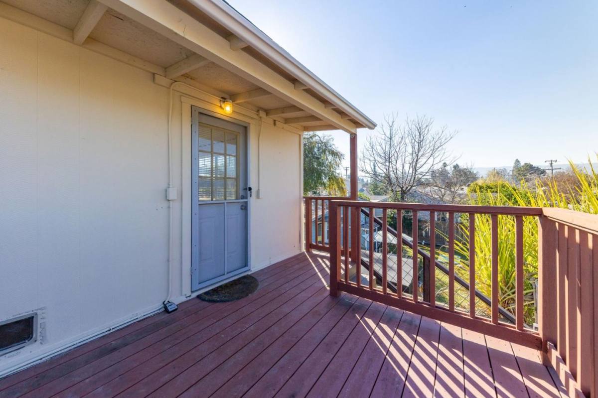 Condo for rent at 614 A Redwood Ave #614, Redwood City, CA 94061
