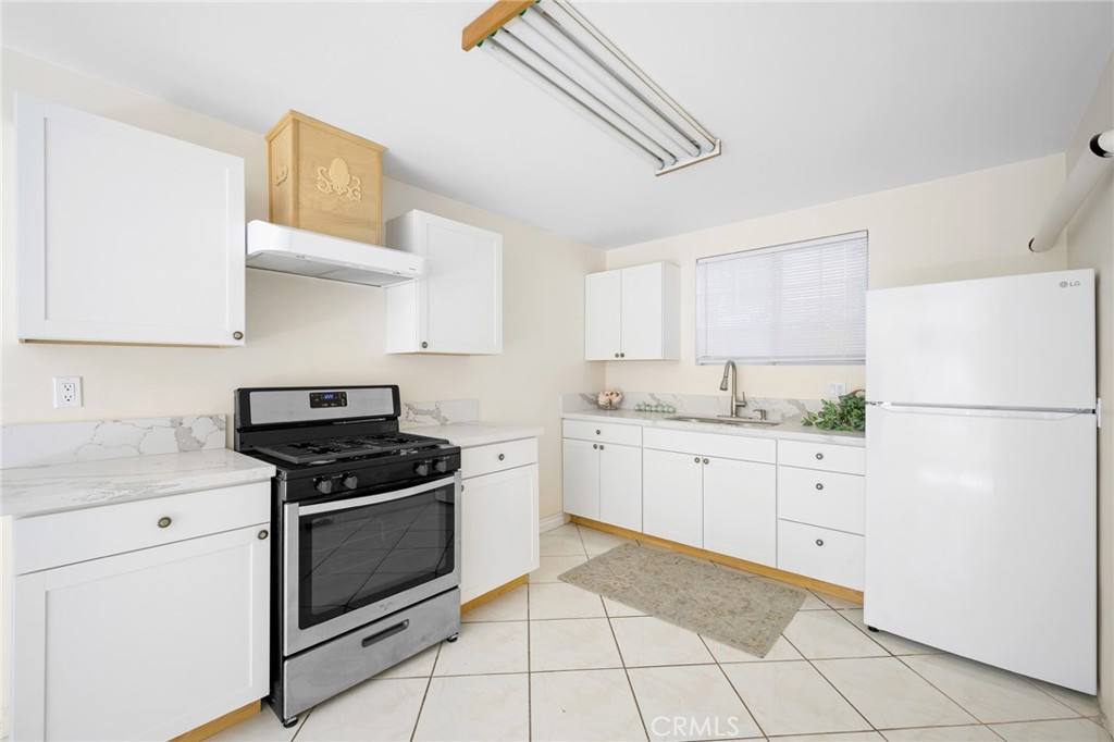 Apartment for rent at 2728 Mayfield Ave #2728B, La Crescenta, CA 91214