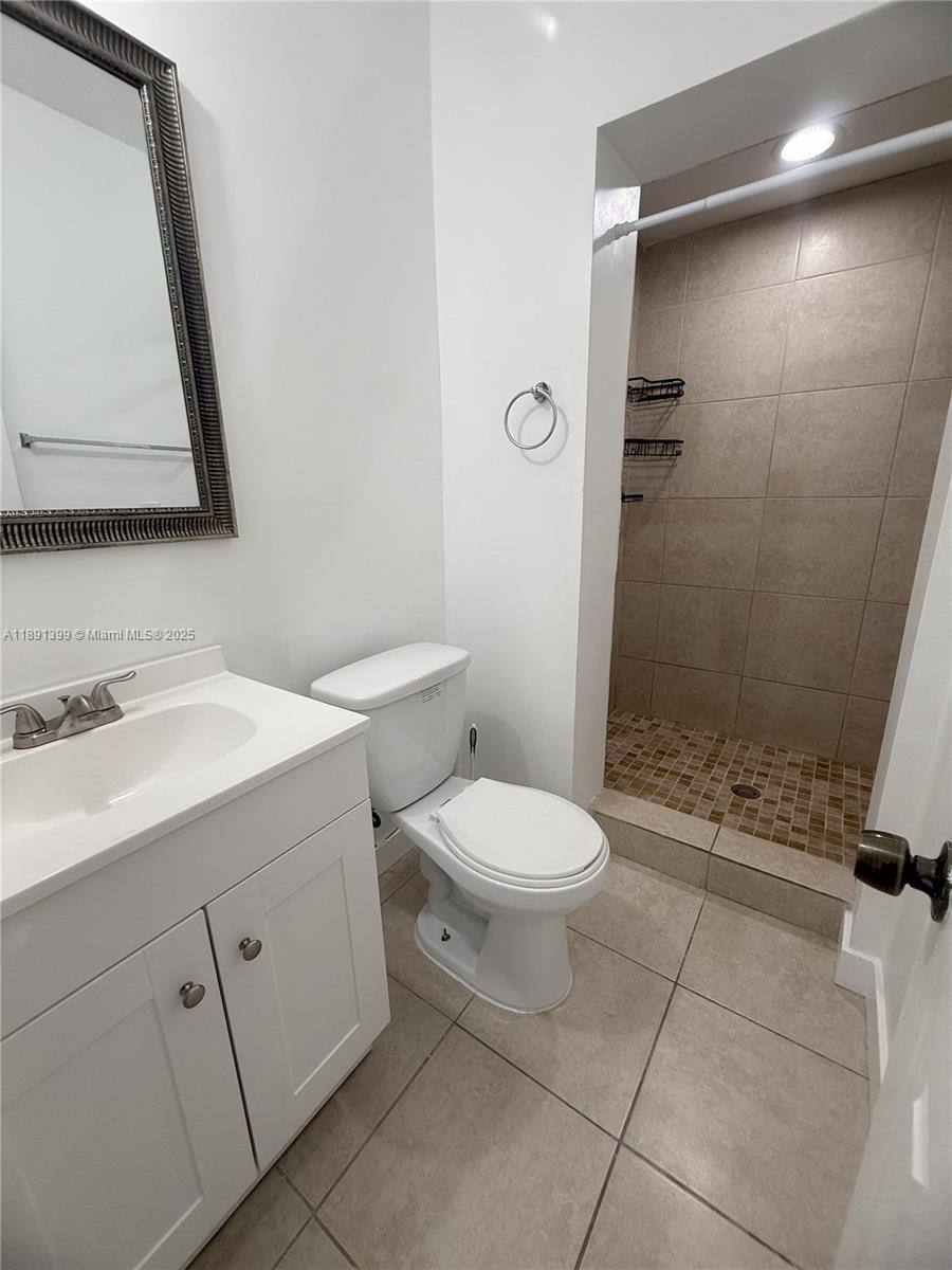 Apartment for rent at 11821 SW 185th Terrace, Miami, FL 33177