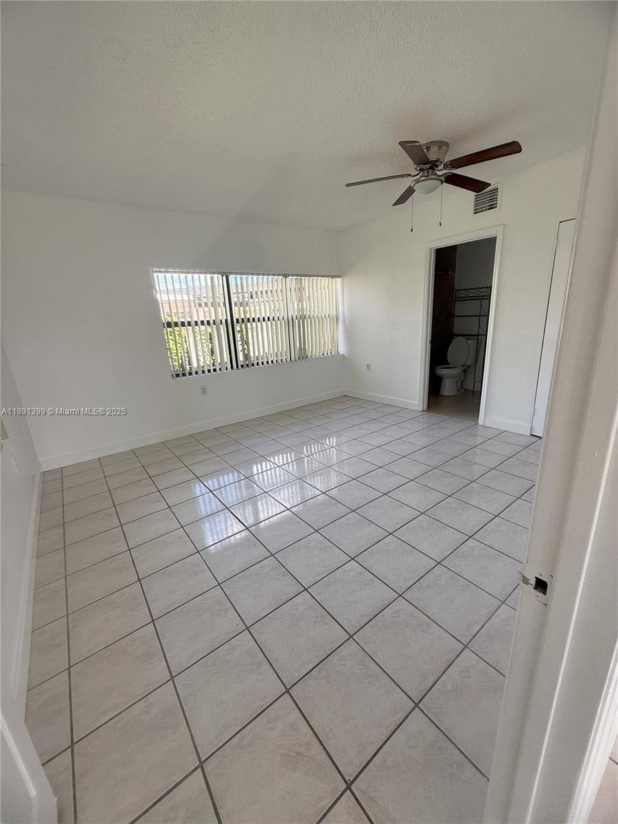 Apartment for rent at 11821 SW 185th Terrace, Miami, FL 33177