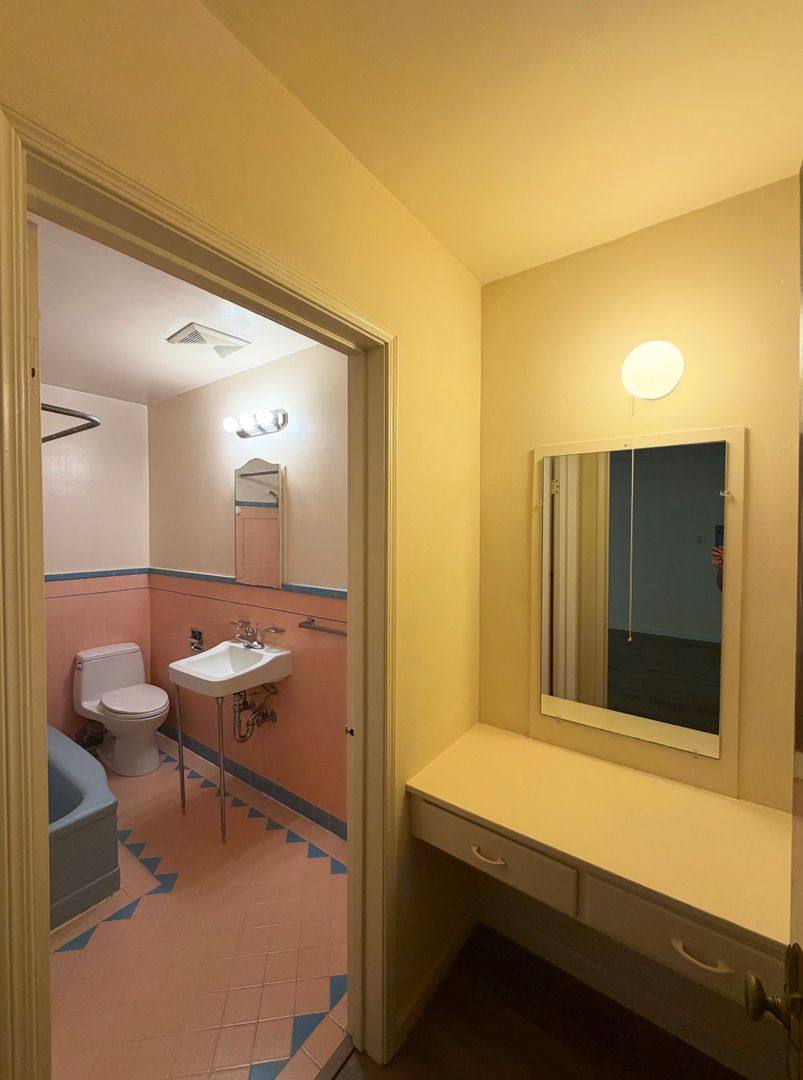Apartment for rent at 3732-3744 Grand Ave, Oakland, CA 94610