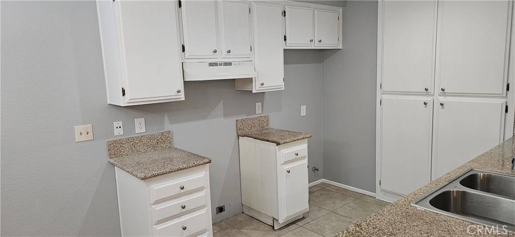 8718 Weybridge Place, Inglewood, CA 90305 - Condo for Rent - Image 8