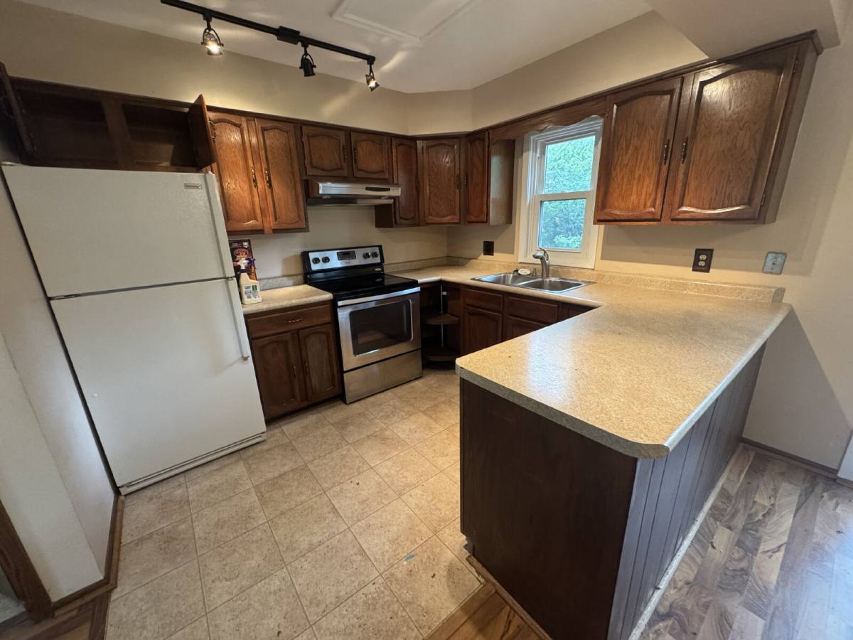 Apartment for rent at 9732 Pleasant Ave S, Minneapolis, MN 55420