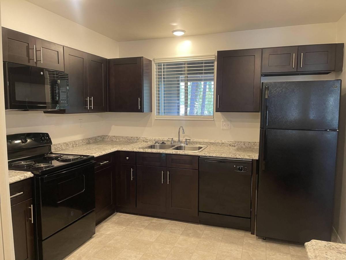 Apartment for rent at Hunters Way Apartment Homes, 10101 Arrowhead Dr, Jacksonville, FL 32257