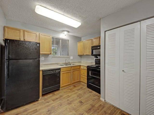 Apartment for rent at Hunters Way Apartment Homes, 10101 Arrowhead Dr, Jacksonville, FL 32257