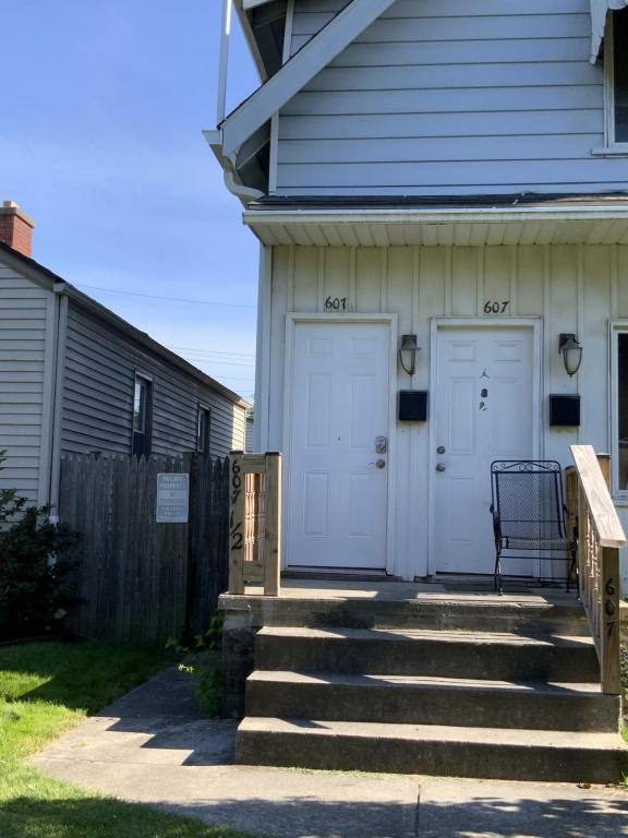 Apartment for rent at 607 1 2 E Sheldon, Columbus, OH 43207