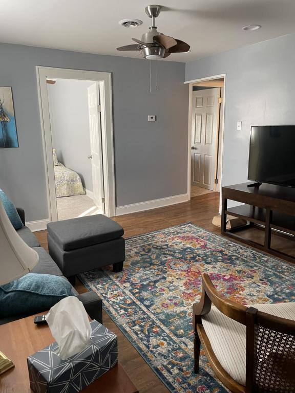 Apartment for rent at 607 1 2 E Sheldon, Columbus, OH 43207