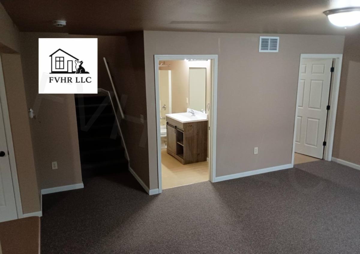 3700 Doolittle Dr #3, Stevens Point, WI 54481 - Apartment for Rent - Image 2