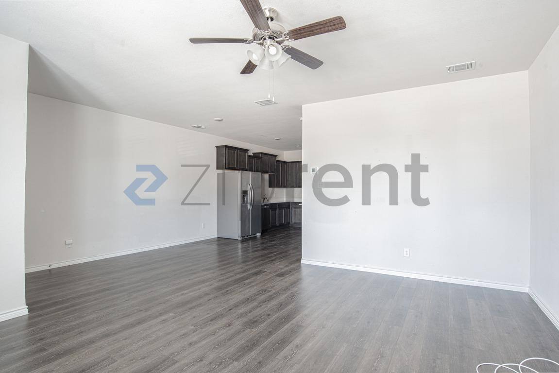 Townhouse for rent at 2149 Buffalo Hill Dr, Mesquite, TX 75149