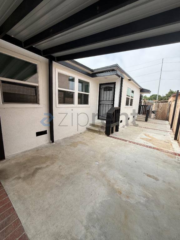 House for rent at 10905 S Burl Ave, Inglewood, CA 90304