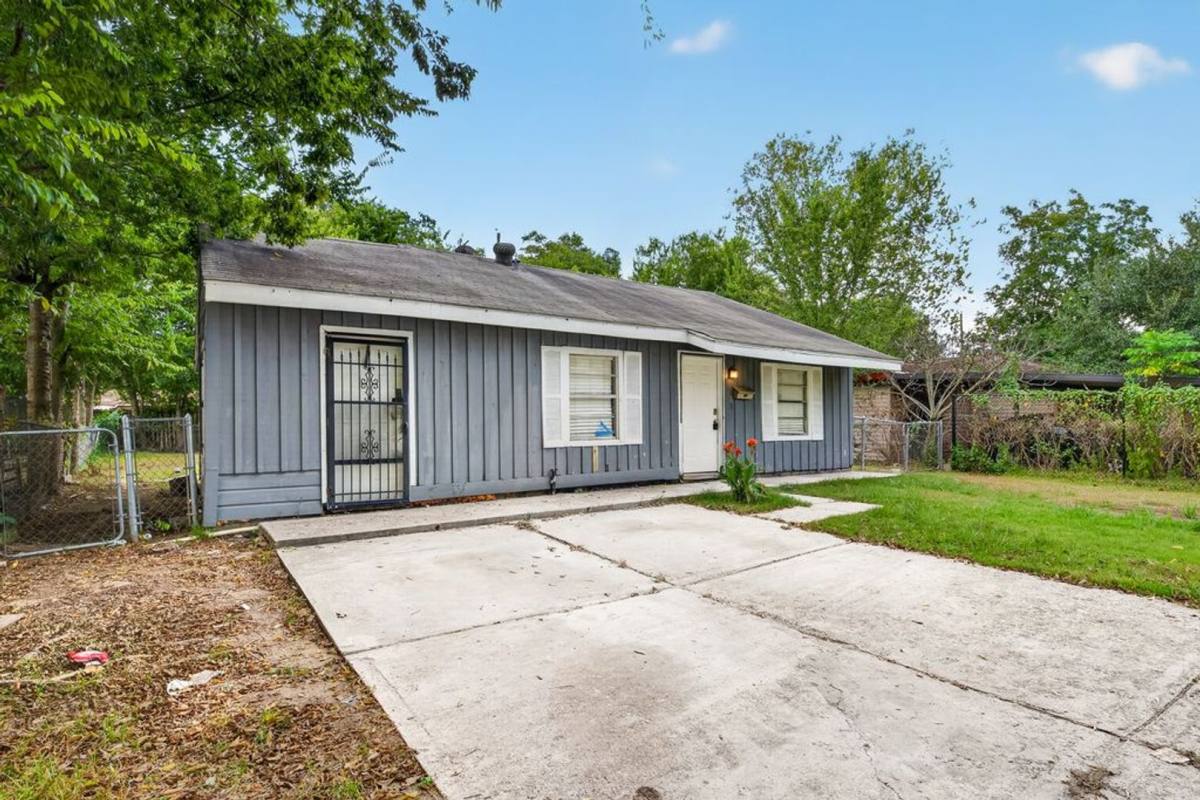 House for rent at 7319 Mountbatten Rd, Houston, TX 77033
