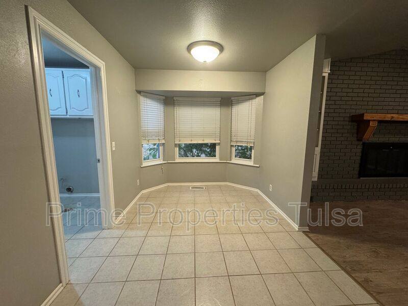 House for rent at 5716 S Elm Ave, Broken Arrow, OK 74014