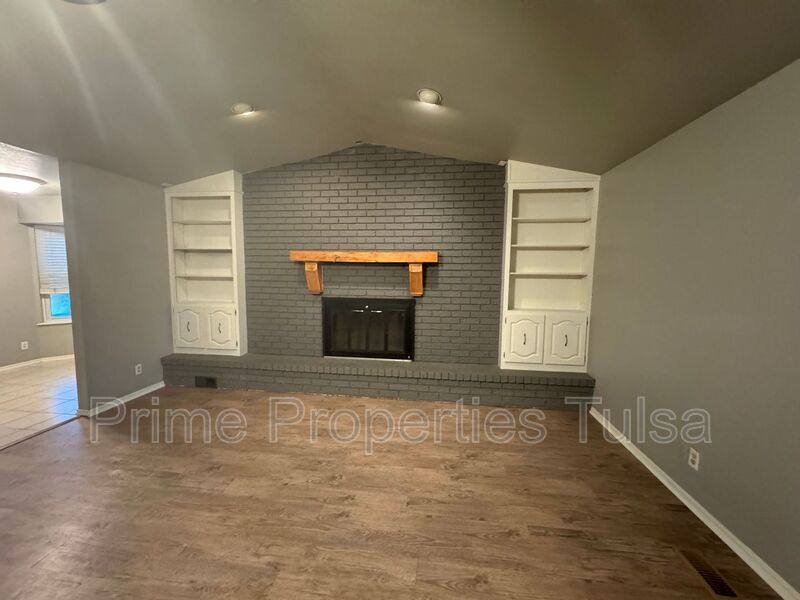 House for rent at 5716 S Elm Ave, Broken Arrow, OK 74014