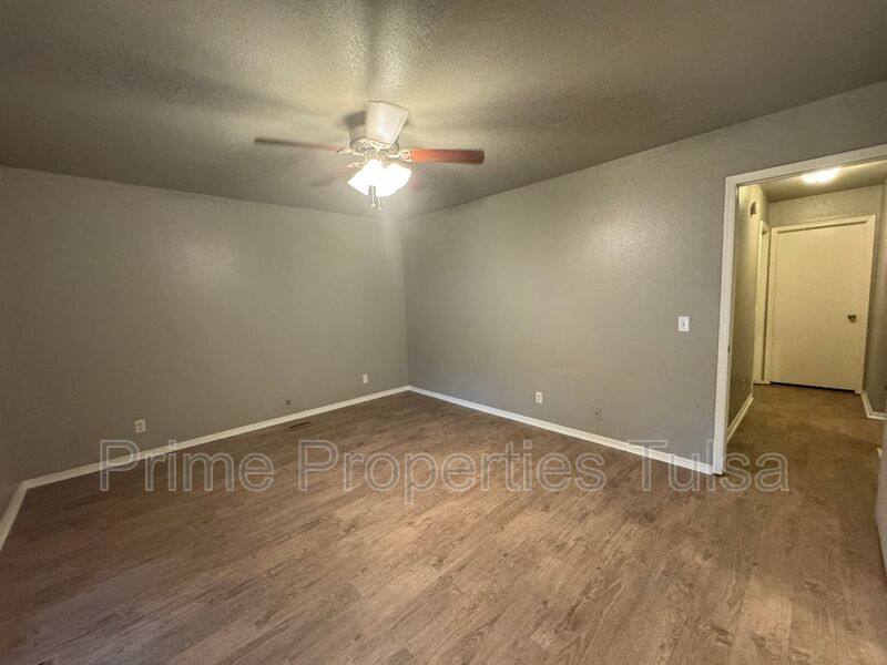 House for rent at 5716 S Elm Ave, Broken Arrow, OK 74014