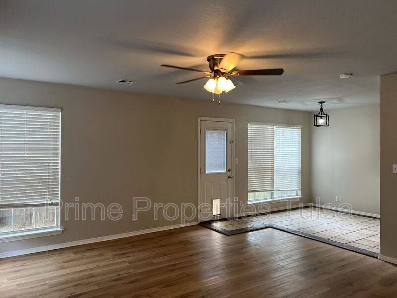 House for rent at 1120 W Florence Court, Broken Arrow, OK 74011