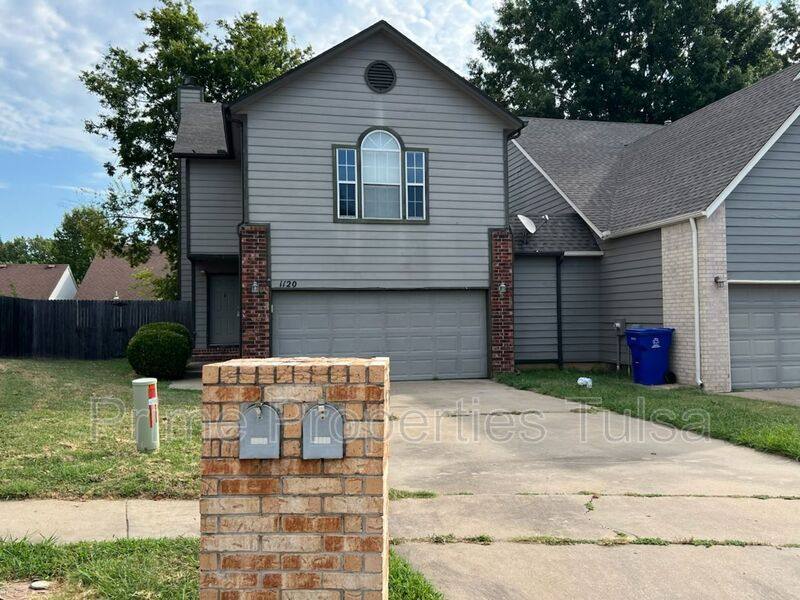 House for rent at 1120 W Florence Court, Broken Arrow, OK 74011