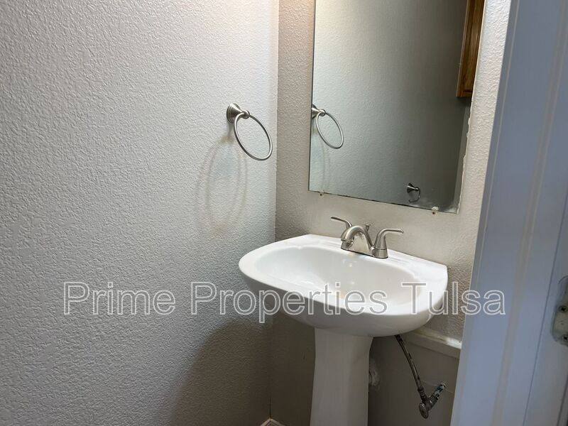 House for rent at 1120 W Florence Court, Broken Arrow, OK 74011