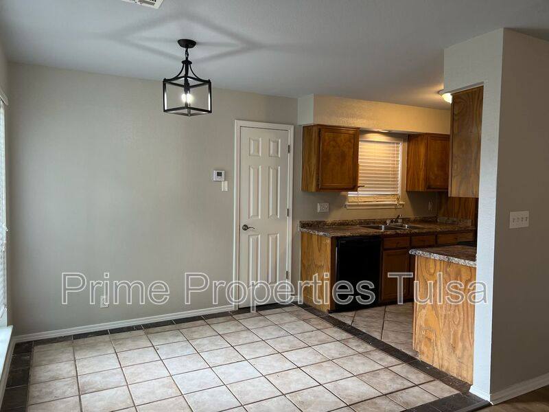 House for rent at 1120 W Florence Court, Broken Arrow, OK 74011