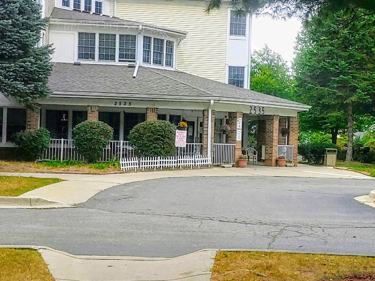 Apartment for rent at 2535 Mount Olivet Rd, Kalamazoo, MI 49004