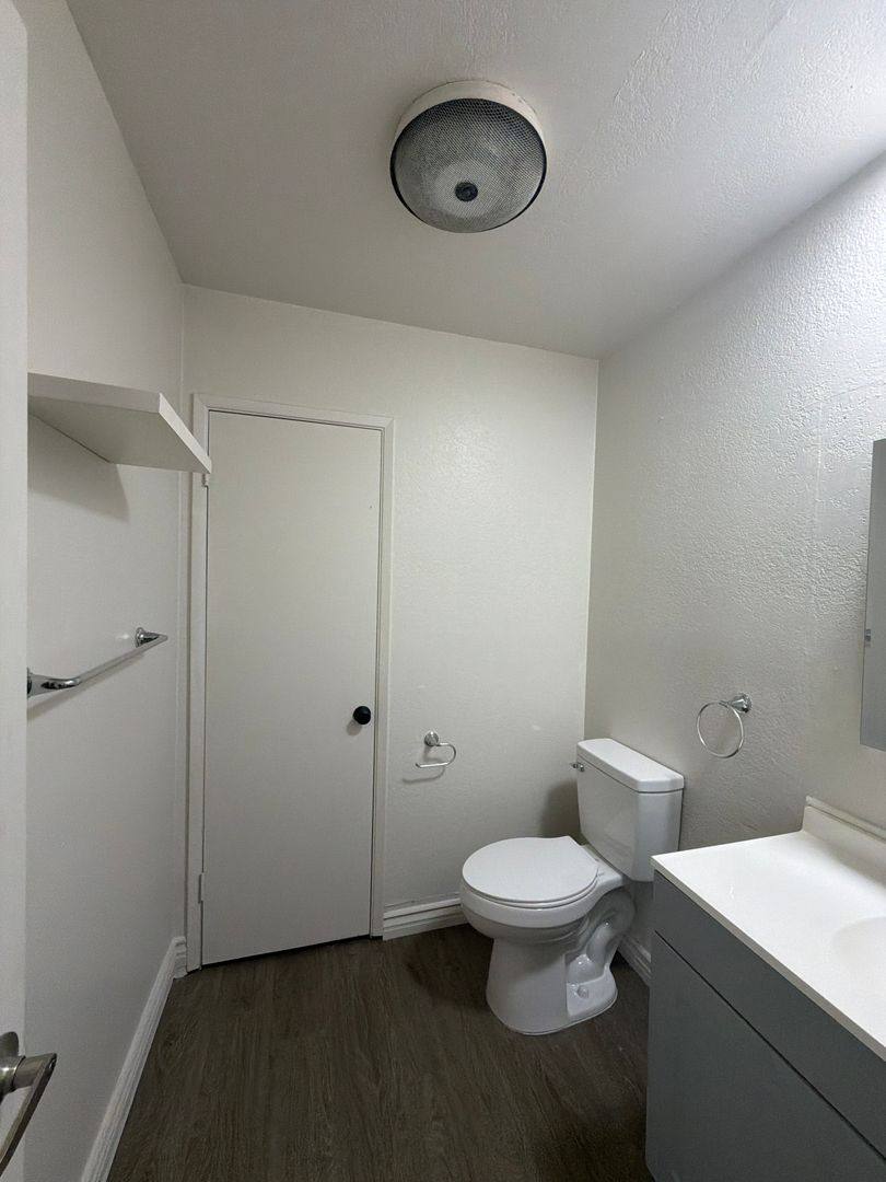 Apartment for rent at 1109-1111 E Ventura St, Santa Paula, CA 93060