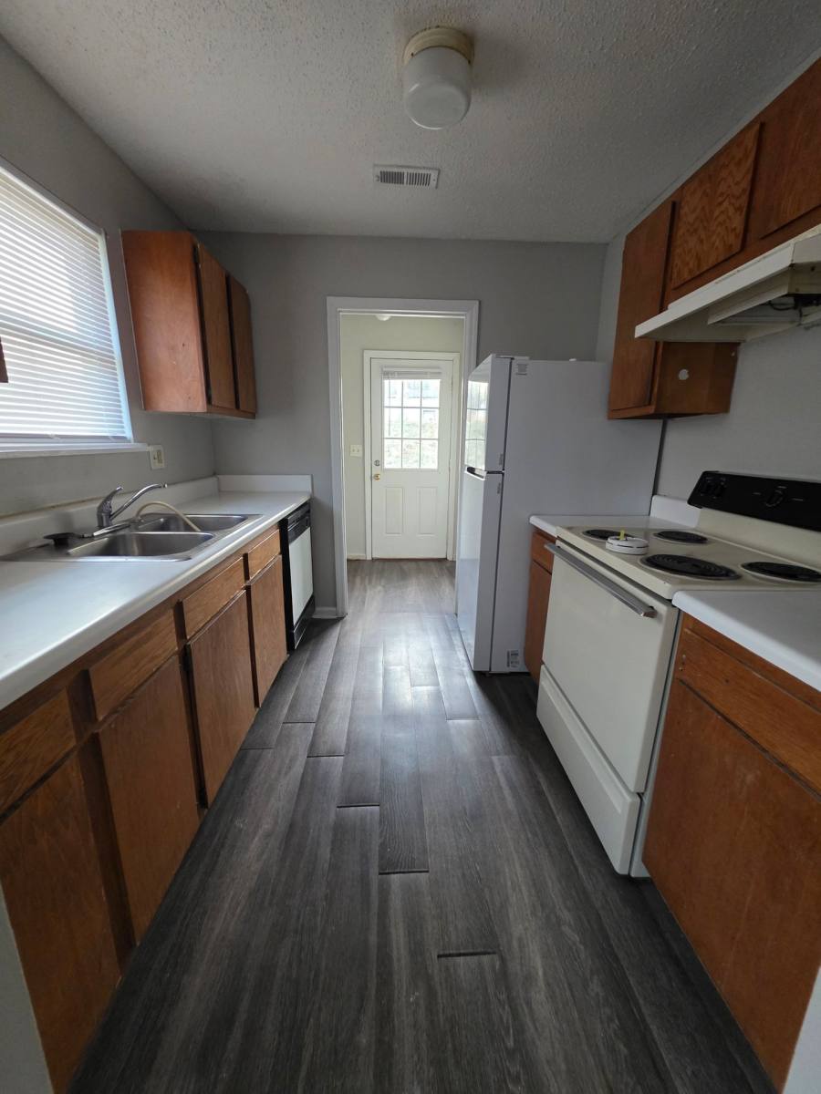 Townhouse for rent at 227 Vinewood Rd, McMinnville, TN 37110