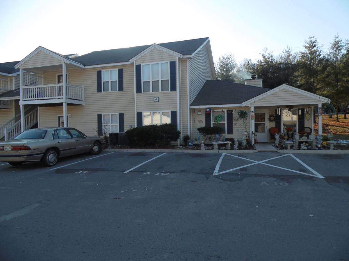 Townhouse for rent at 227 Vinewood Rd, McMinnville, TN 37110