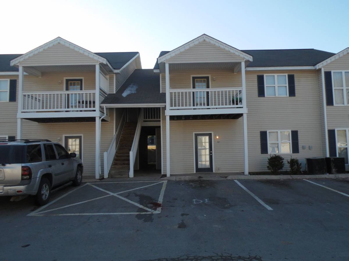 Townhouse for rent at 227 Vinewood Rd, McMinnville, TN 37110