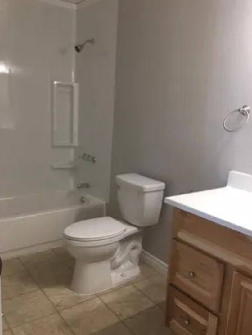Apartment for rent at 725 Russell Dr, Lebanon, OR 97355