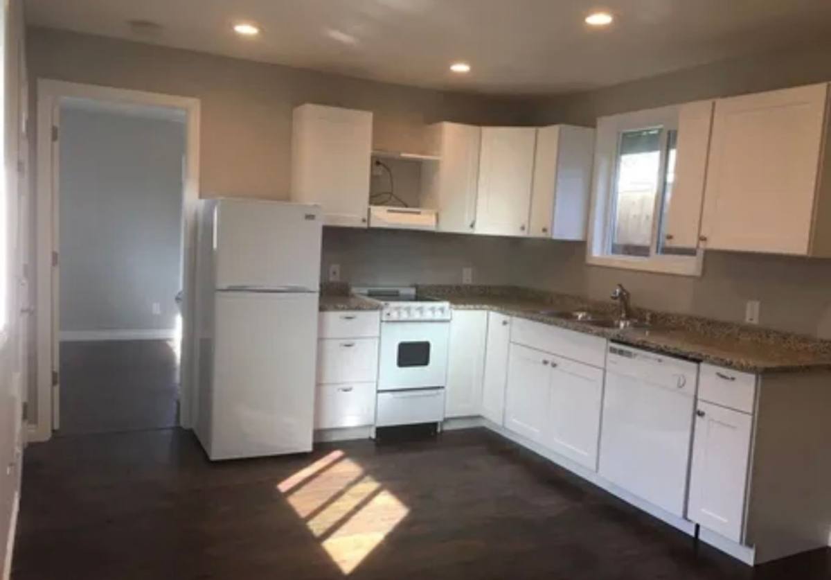 Apartment for rent at 725 Russell Dr, Lebanon, OR 97355