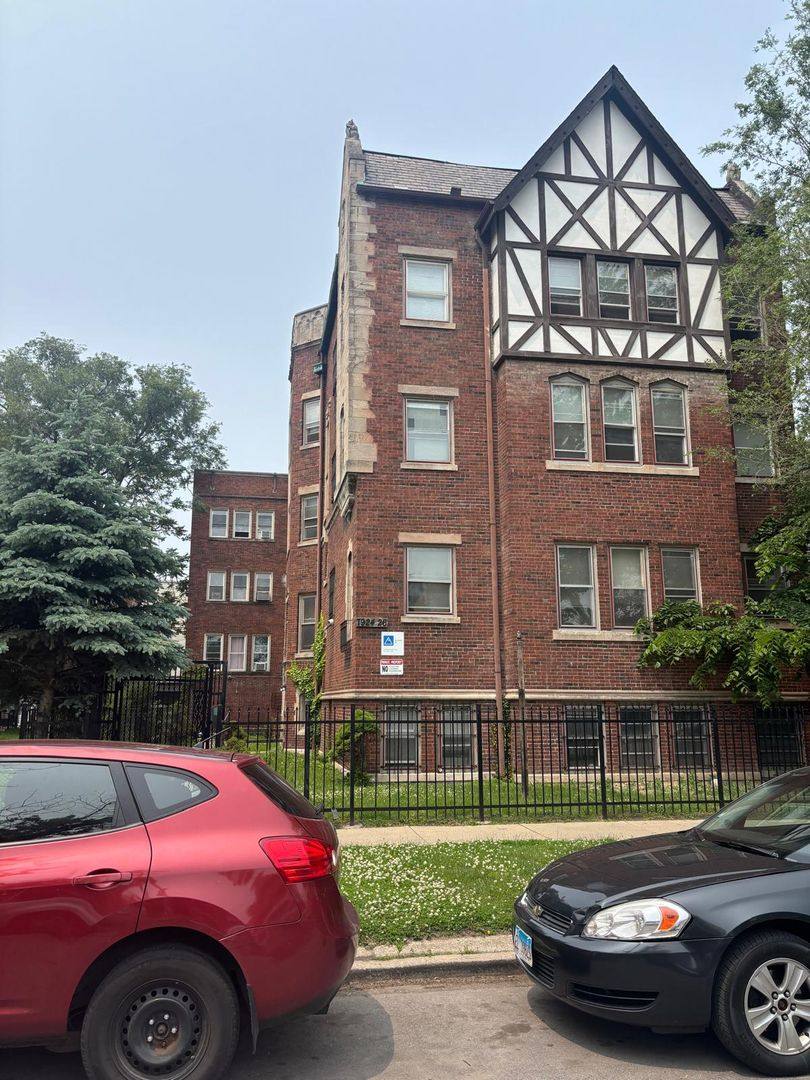 Apartment for rent at 7924 S Kingston, Chicago, IL 60617
