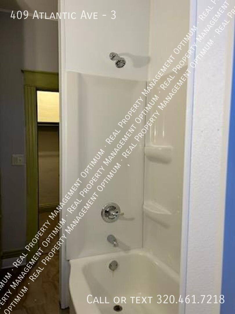 Apartment for rent at 409 Atlantic Ave #3, Morris, MN 56267