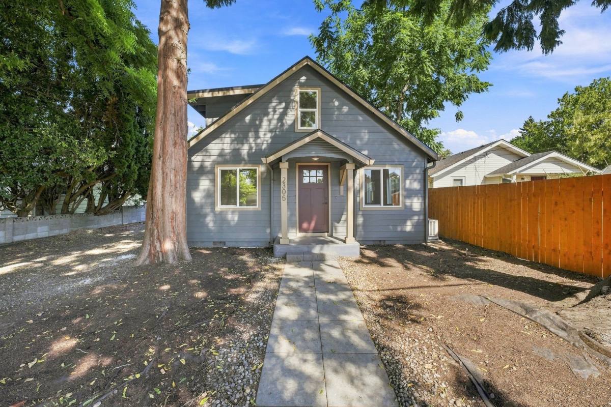 House for rent at 2305 Lincoln Ave, Vancouver, WA 98660