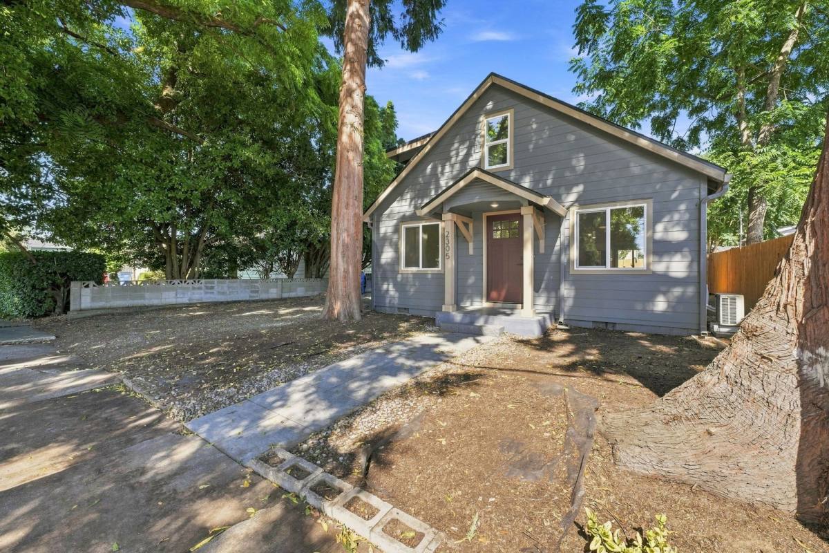 House for rent at 2305 Lincoln Ave, Vancouver, WA 98660