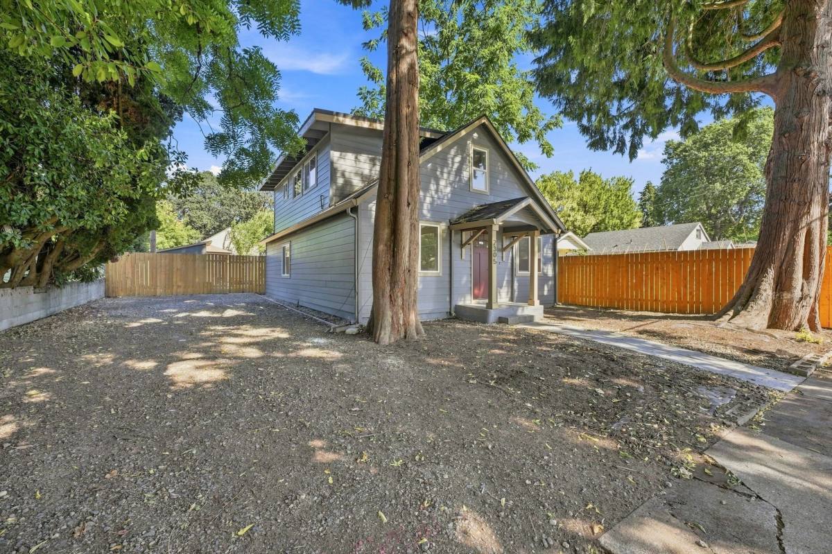 House for rent at 2305 Lincoln Ave, Vancouver, WA 98660