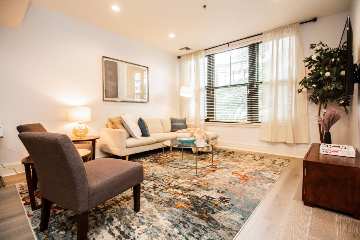 1387 Washington St #203, Boston, MA 02118 - Apartment for Rent - Image 2
