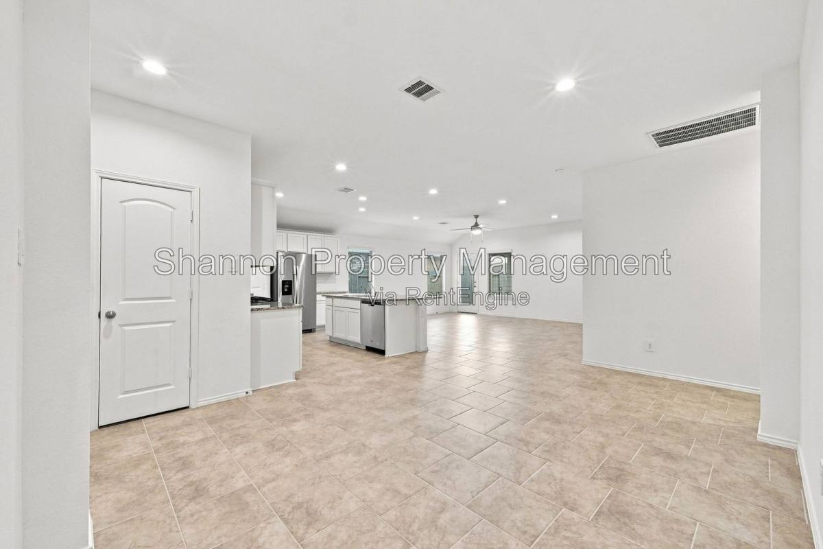 House for rent at 16007 Mersmann Ridge Lane, Hockley, TX 77447