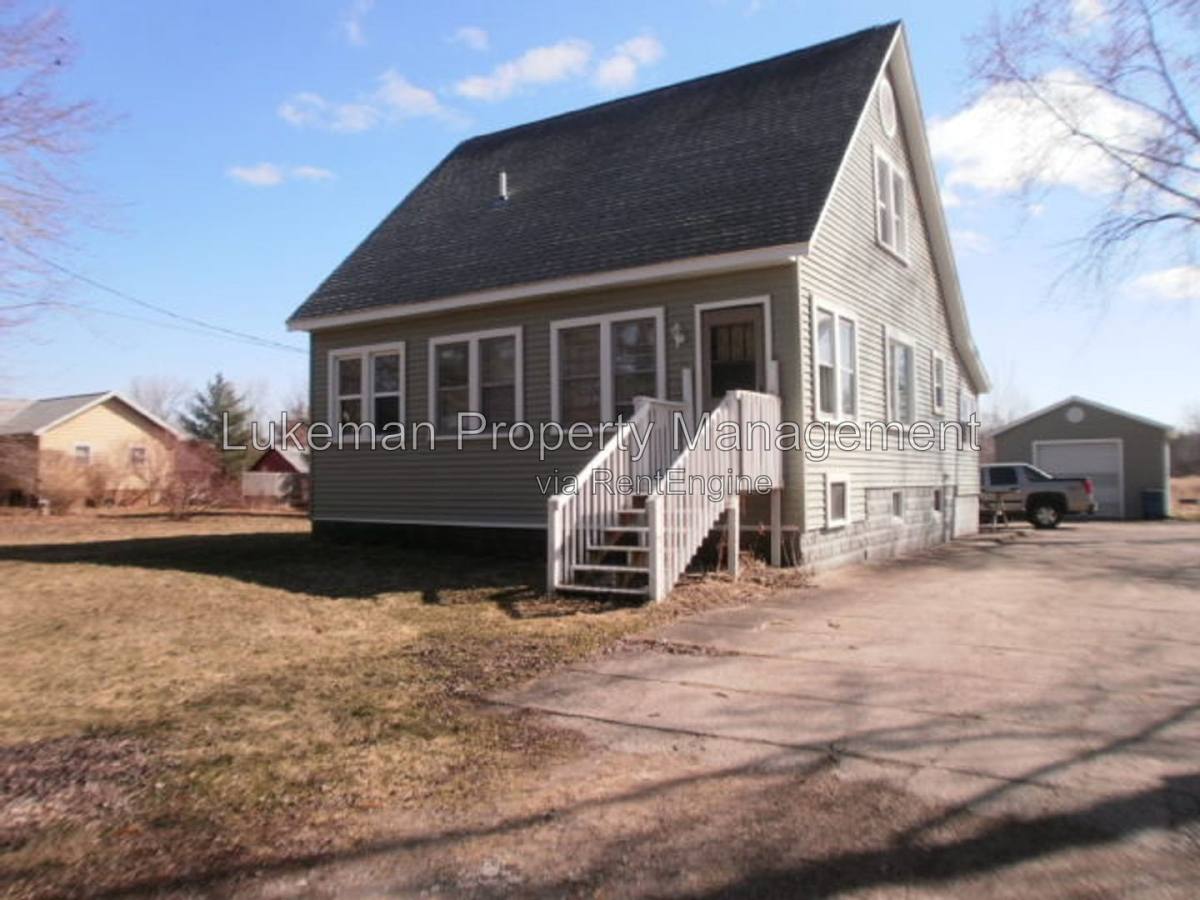 House for rent at 5544 20th St N, Kalamazoo, MI 49004