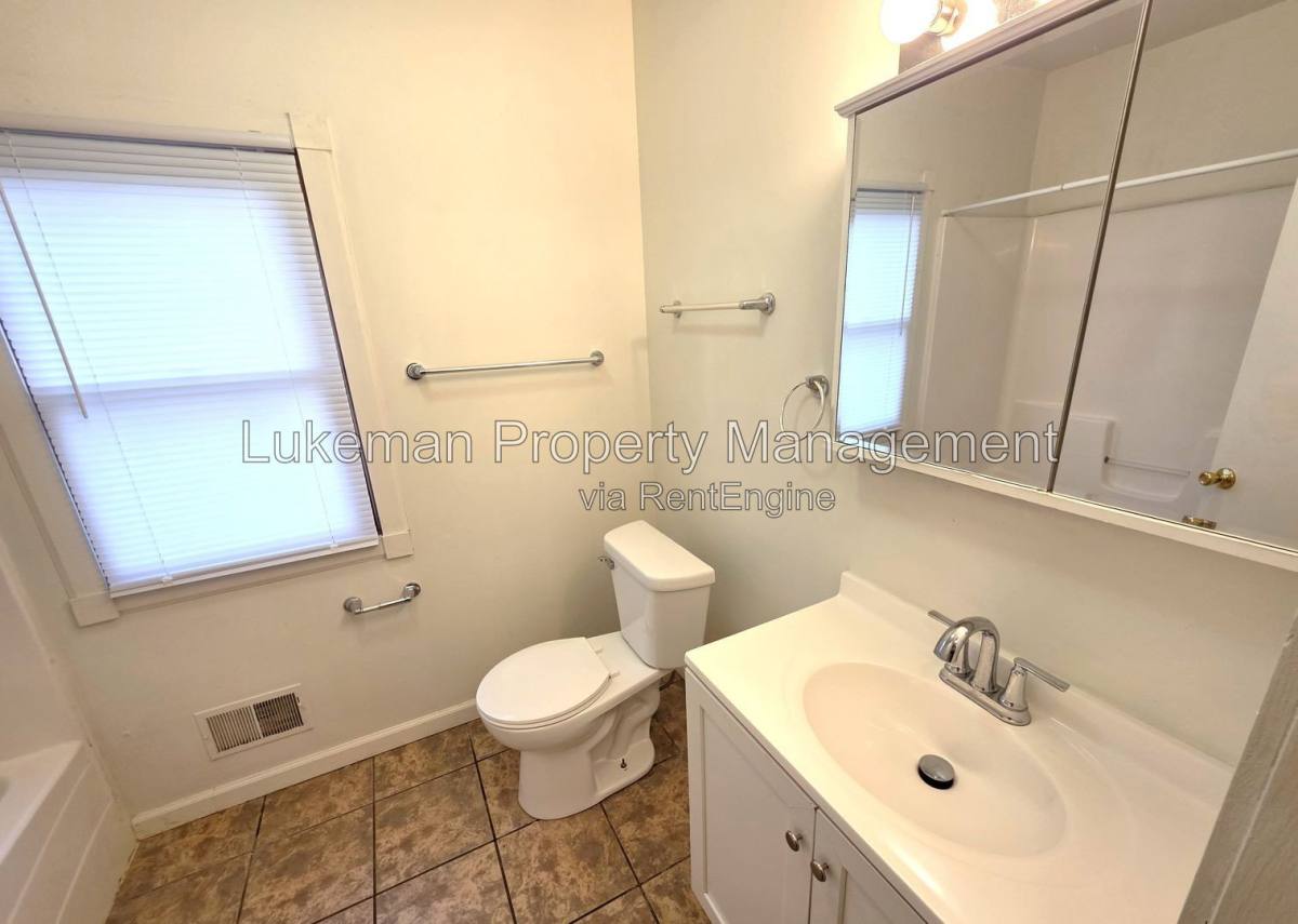 House for rent at 5544 20th St N, Kalamazoo, MI 49004