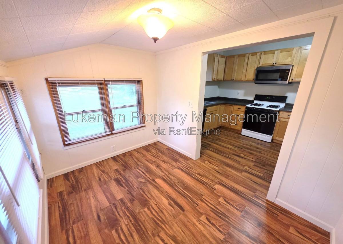 House for rent at 5544 20th St N, Kalamazoo, MI 49004