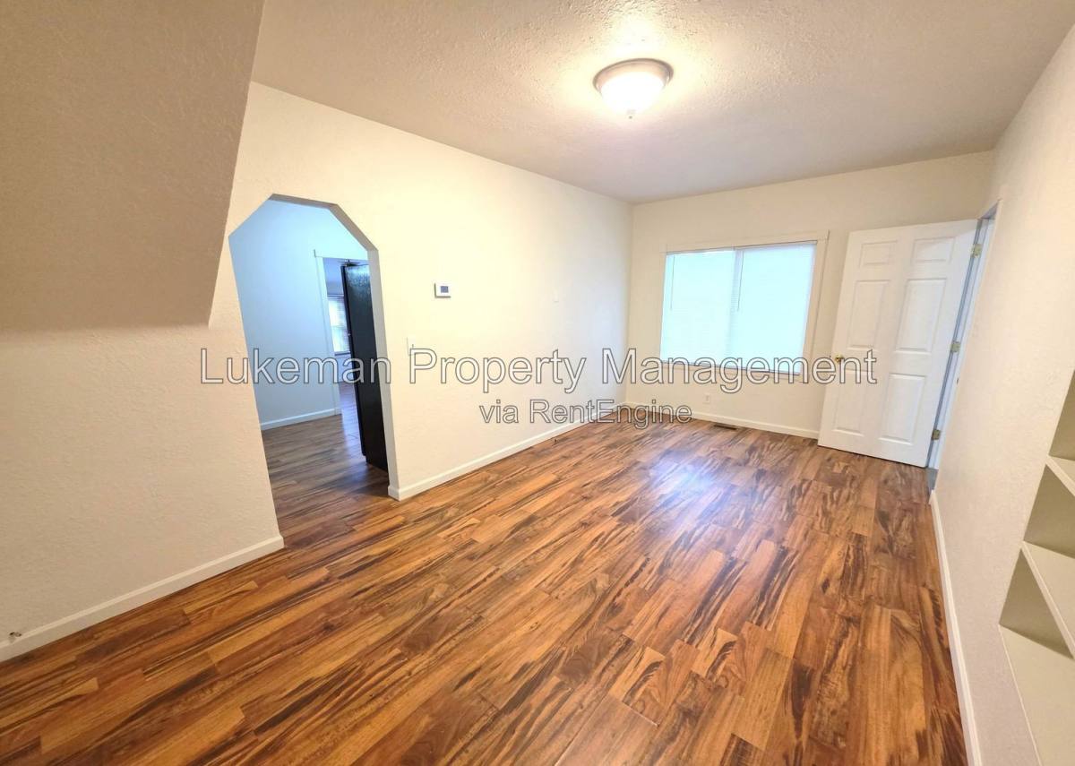 House for rent at 5544 20th St N, Kalamazoo, MI 49004