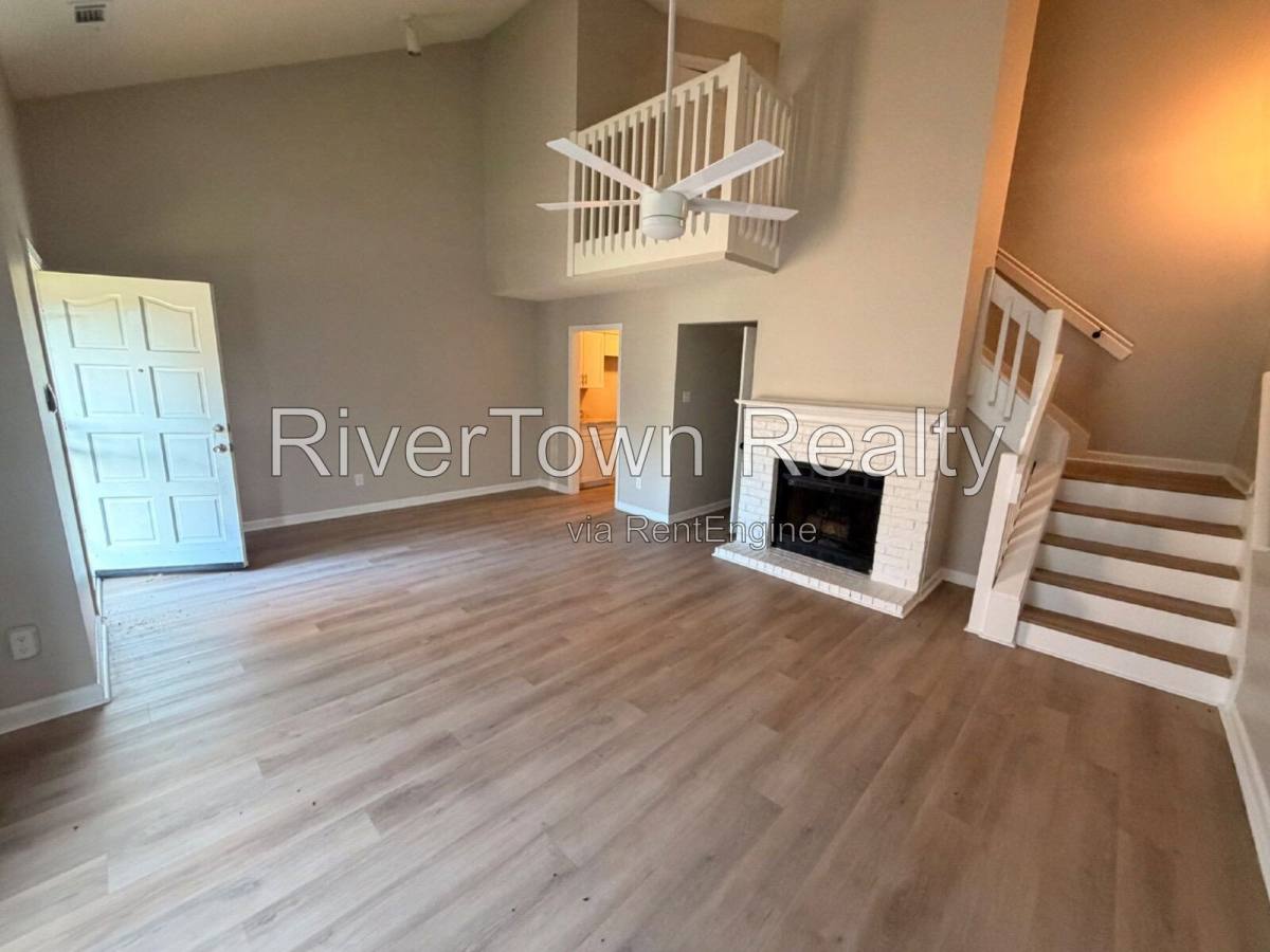 Townhouse for rent at 8272 Cedar Chest Dr, Cordova, TN 38016