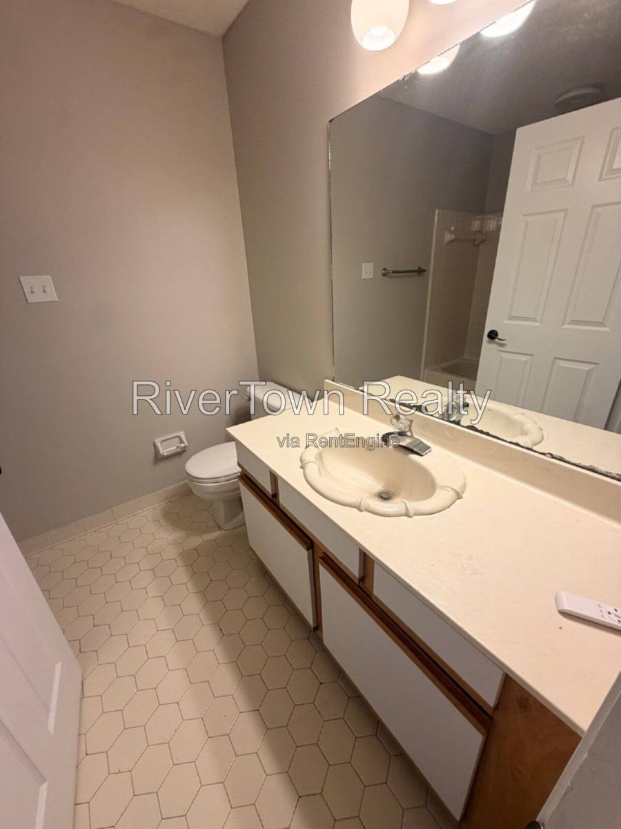 Townhouse for rent at 8272 Cedar Chest Dr, Cordova, TN 38016