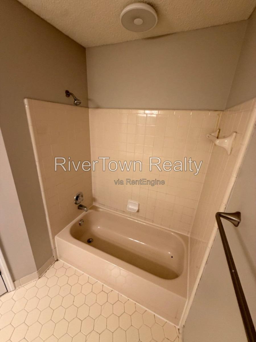 Townhouse for rent at 8272 Cedar Chest Dr, Cordova, TN 38016