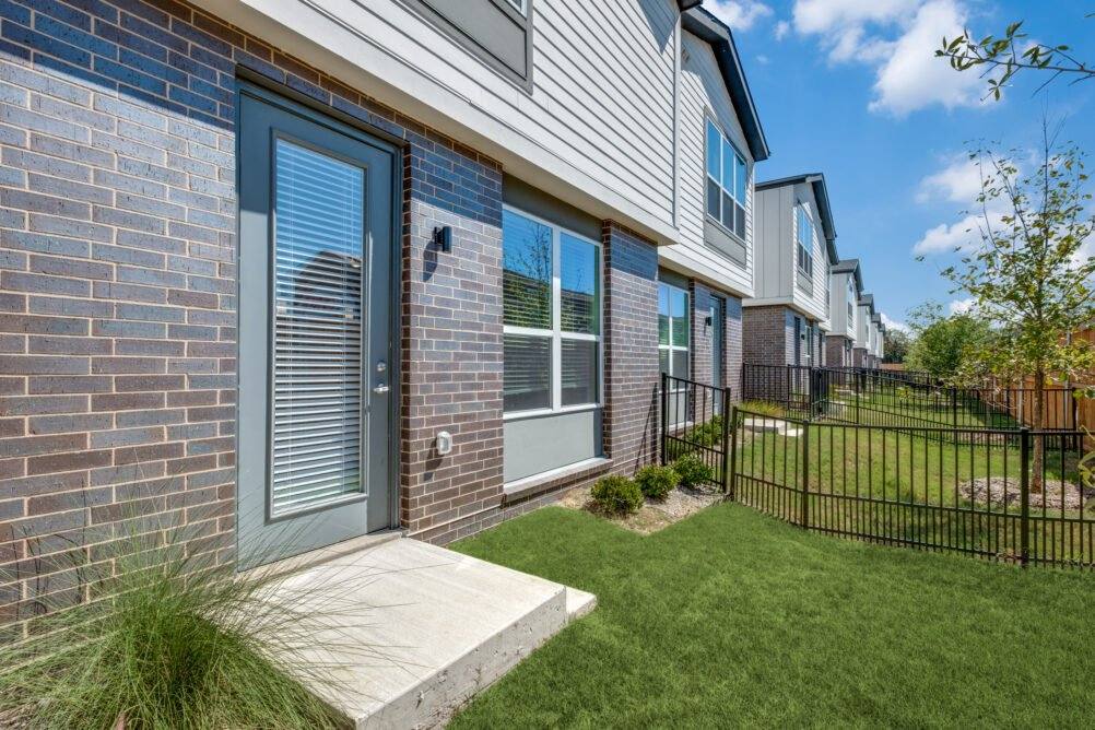 Apartment for rent at 10030 Garland Rd, Dallas, TX 75218