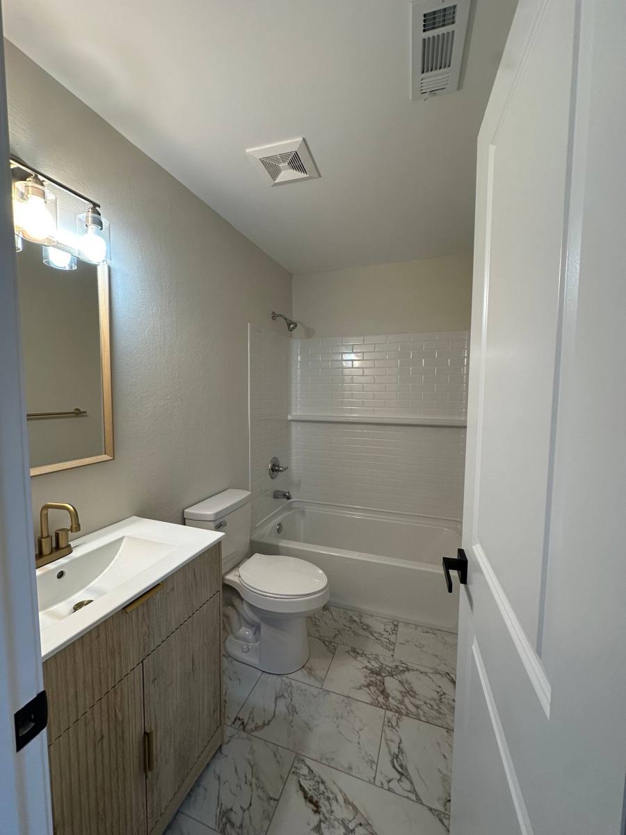 Apartment for rent at 12 Woodland Oaks Dr #5, Union, MO 63084