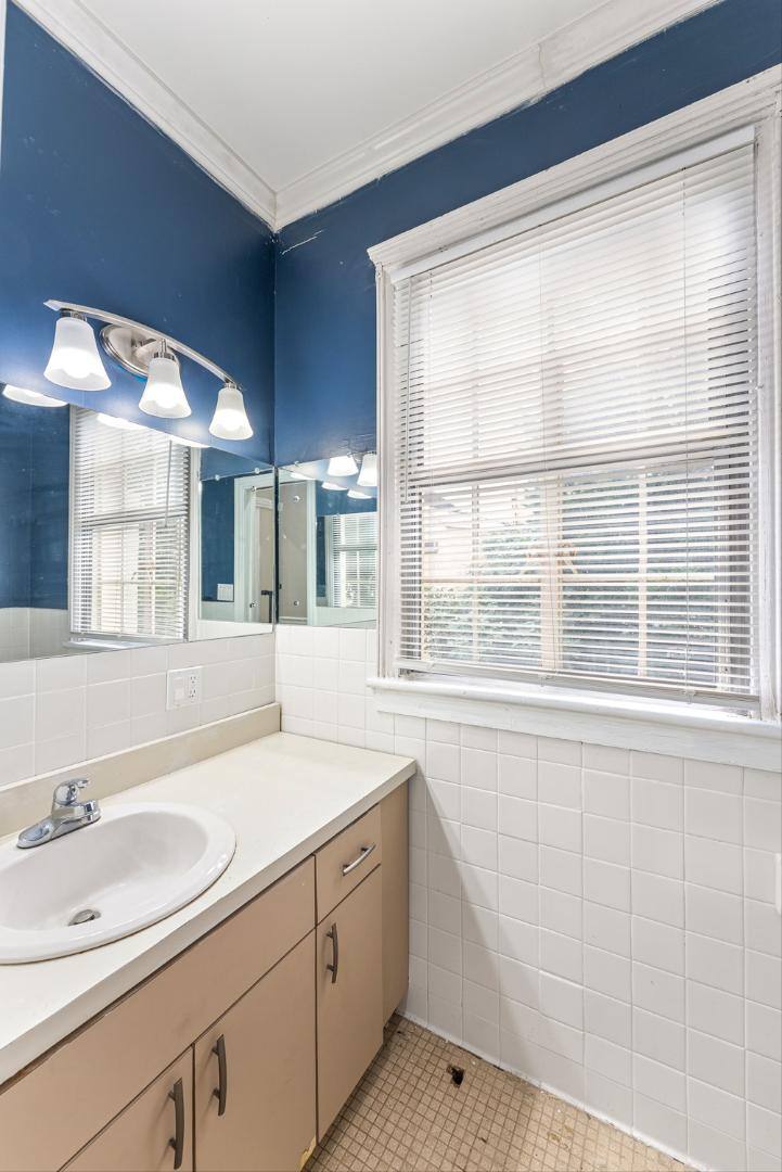 House for rent at 4039 Kingston Pike, Knoxville, TN 37919
